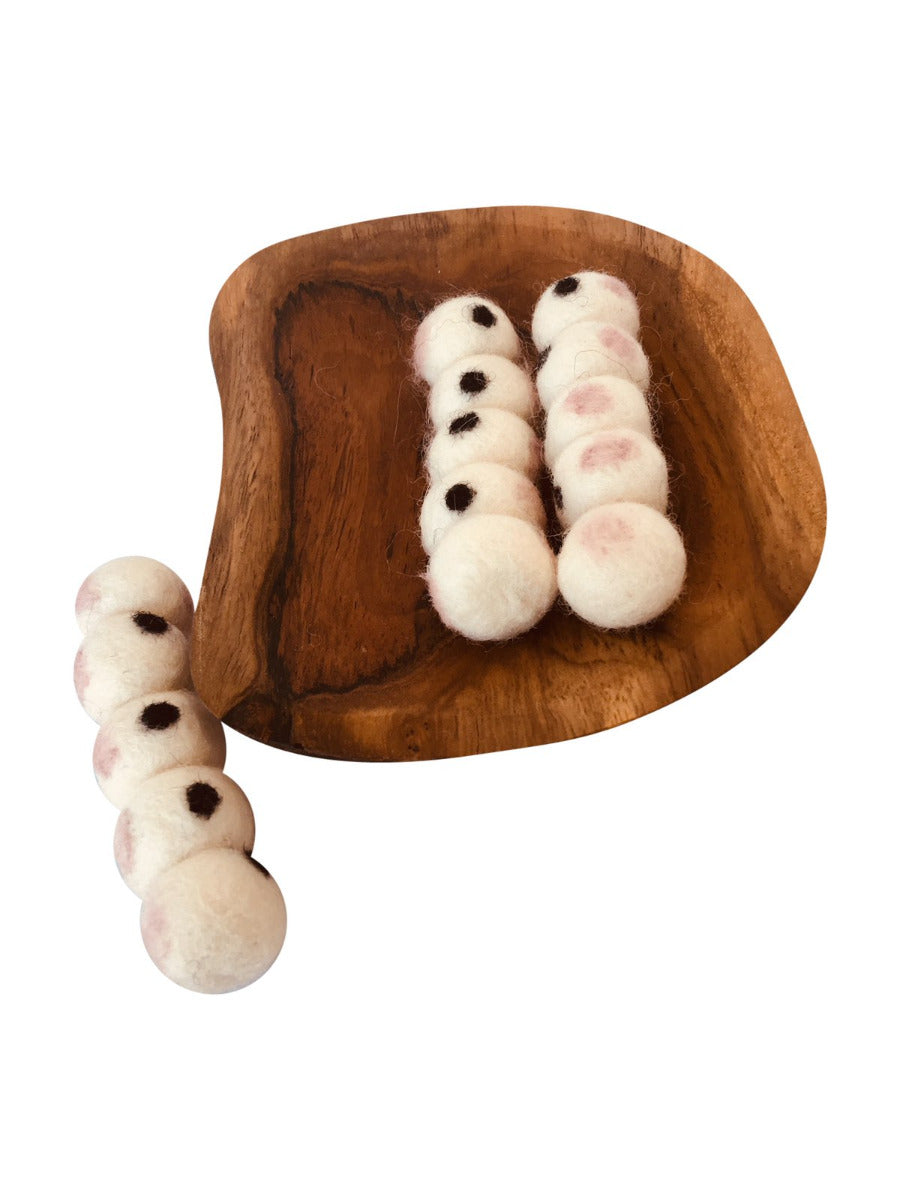 Witchetty Grubs with Coolamon Set