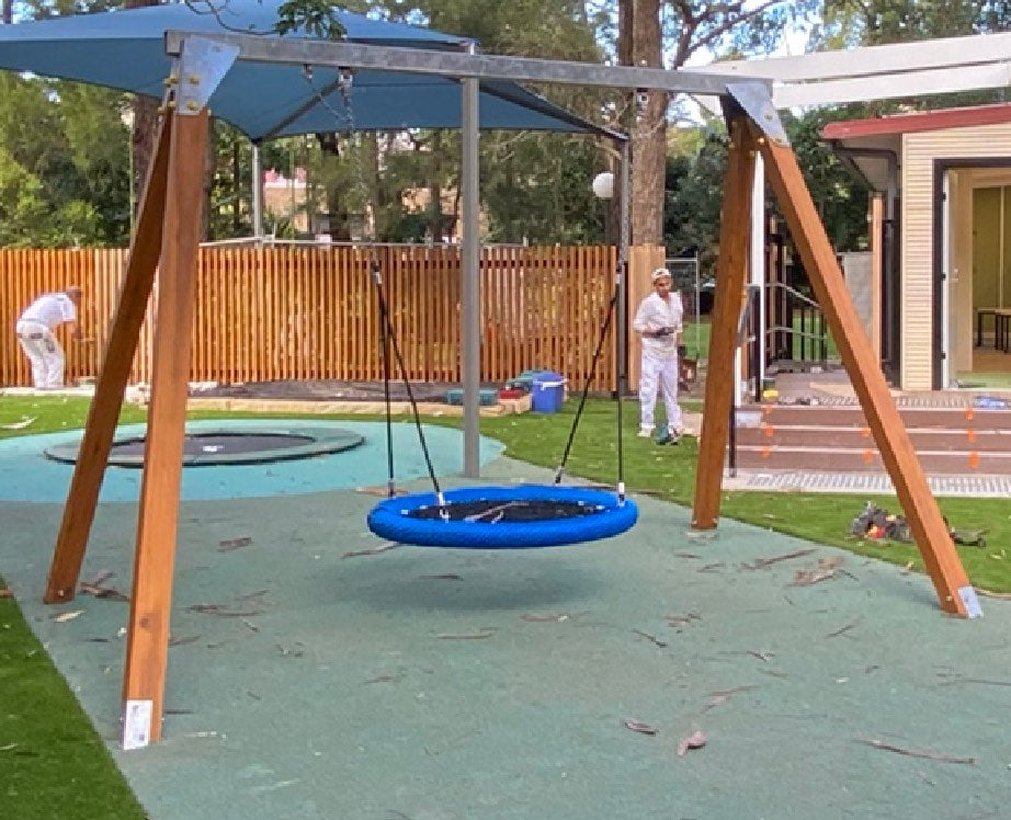 Commercial Nest Swing Red and Blue 1.2m Diameter