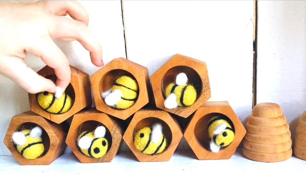 Wooden Honeycombe, Hives and Bees Set 16pcs