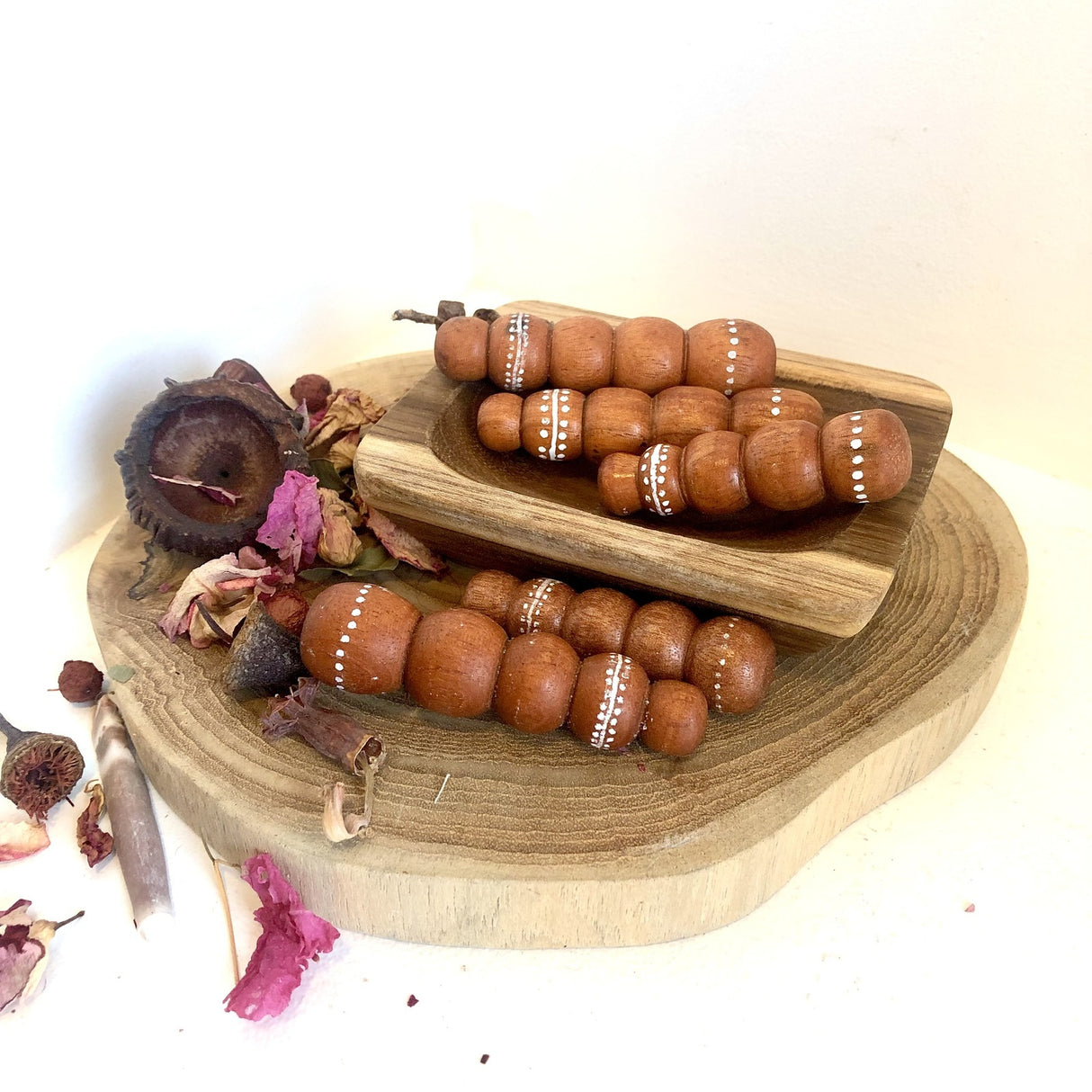 Bardi Grubs with Coolamon Set