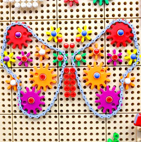 STEM Wall Gears & Chain – 39 Piece Set