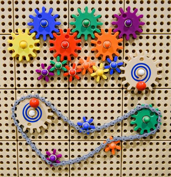 STEM Wall Gears & Chain – 39 Piece Set