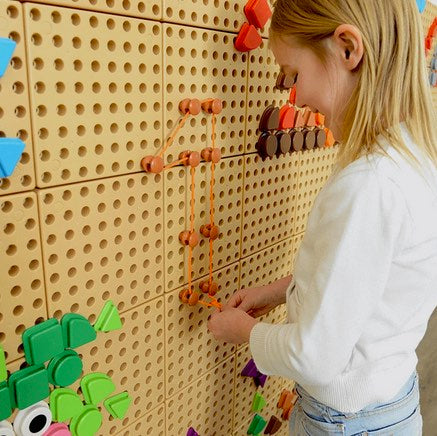 STEM Wall Lacing Pegs & Laces – 230 Piece Set