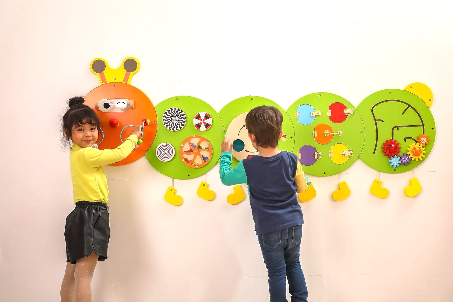 6 Activities Caterpillar Wall Mount