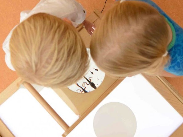 Wooden Magnifying Stand