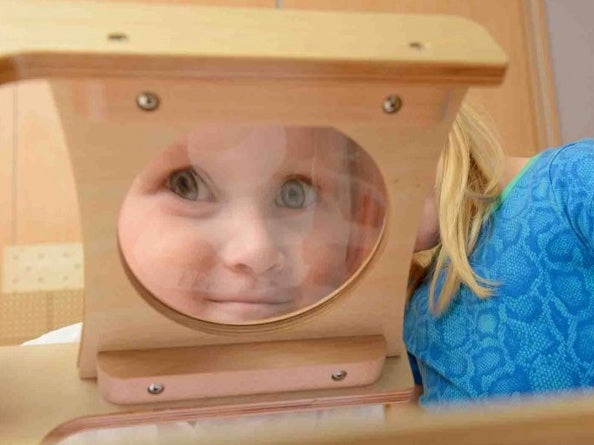 Wooden Magnifying Stand