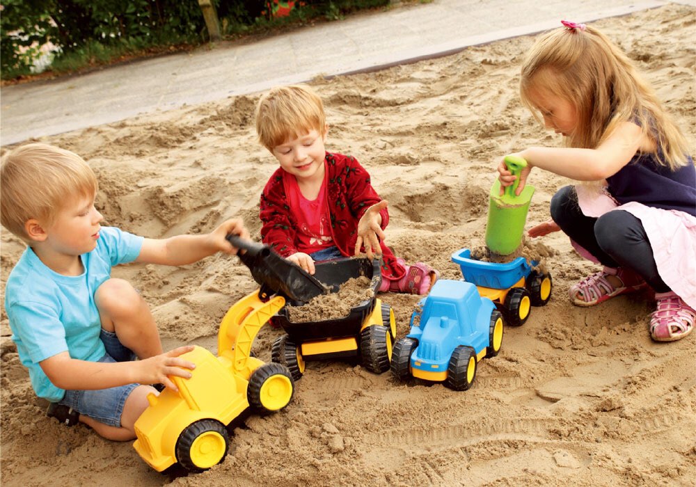 Beleduc Tractor with Detachable Trailer – Sandpit Construction Play
