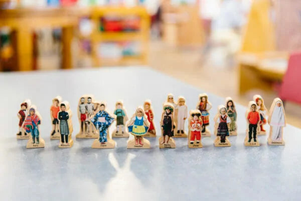People of the World Wooden Playset – 18 Piece Multicultural Figures