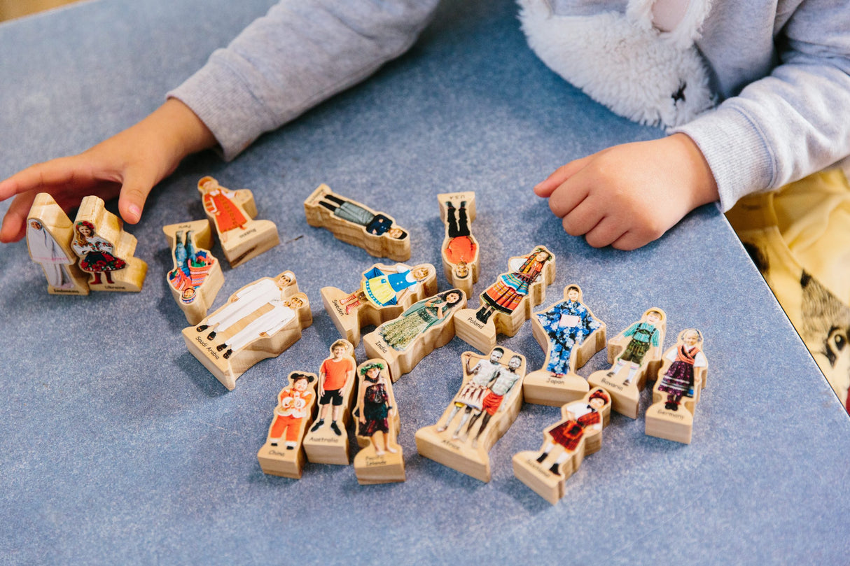 People of the World Wooden Playset – 18 Piece Multicultural Figures