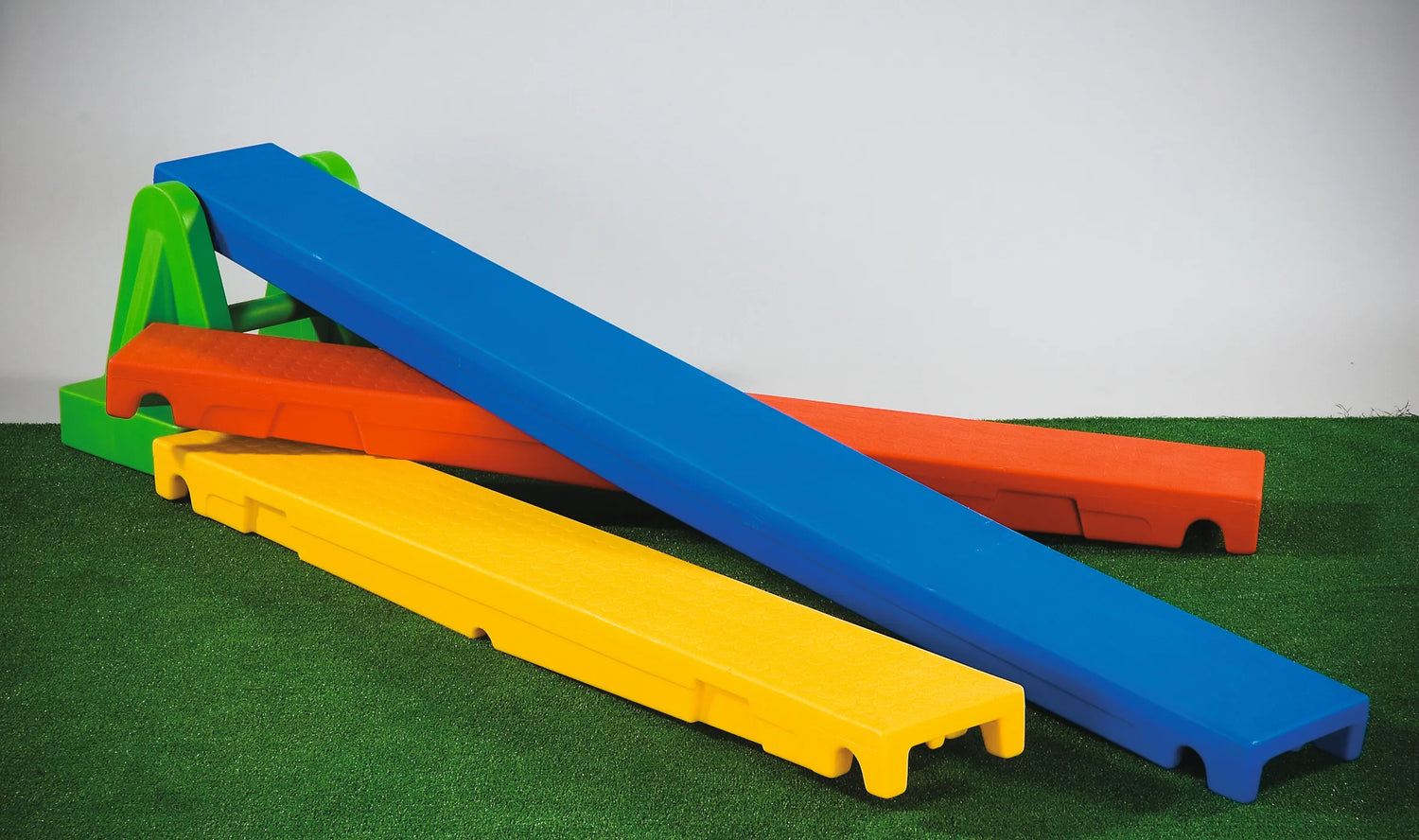 Gigantos Walkboards and Trestles Set – 6pcs Outdoor Balance Play Equipment