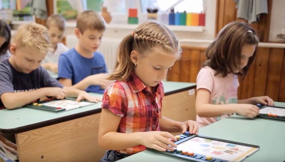 Logico PICCOLO School Readiness Look and Think 16 Double-Sided Self Correcting Cards (5yrs+)