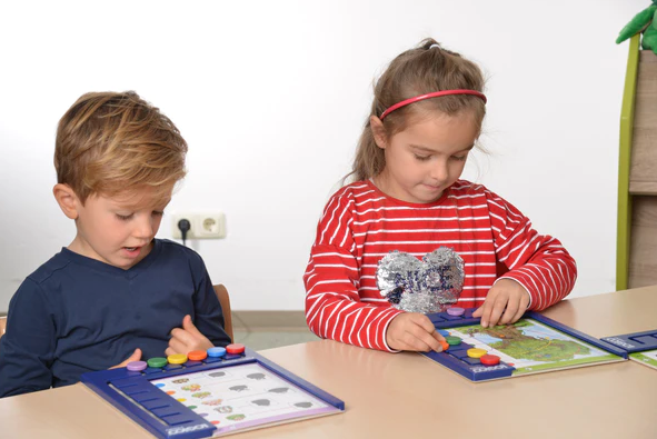 Logico PRIMO Comparing Quantities 16 Double-Sided Self-Correcting Cards (4yrs+)