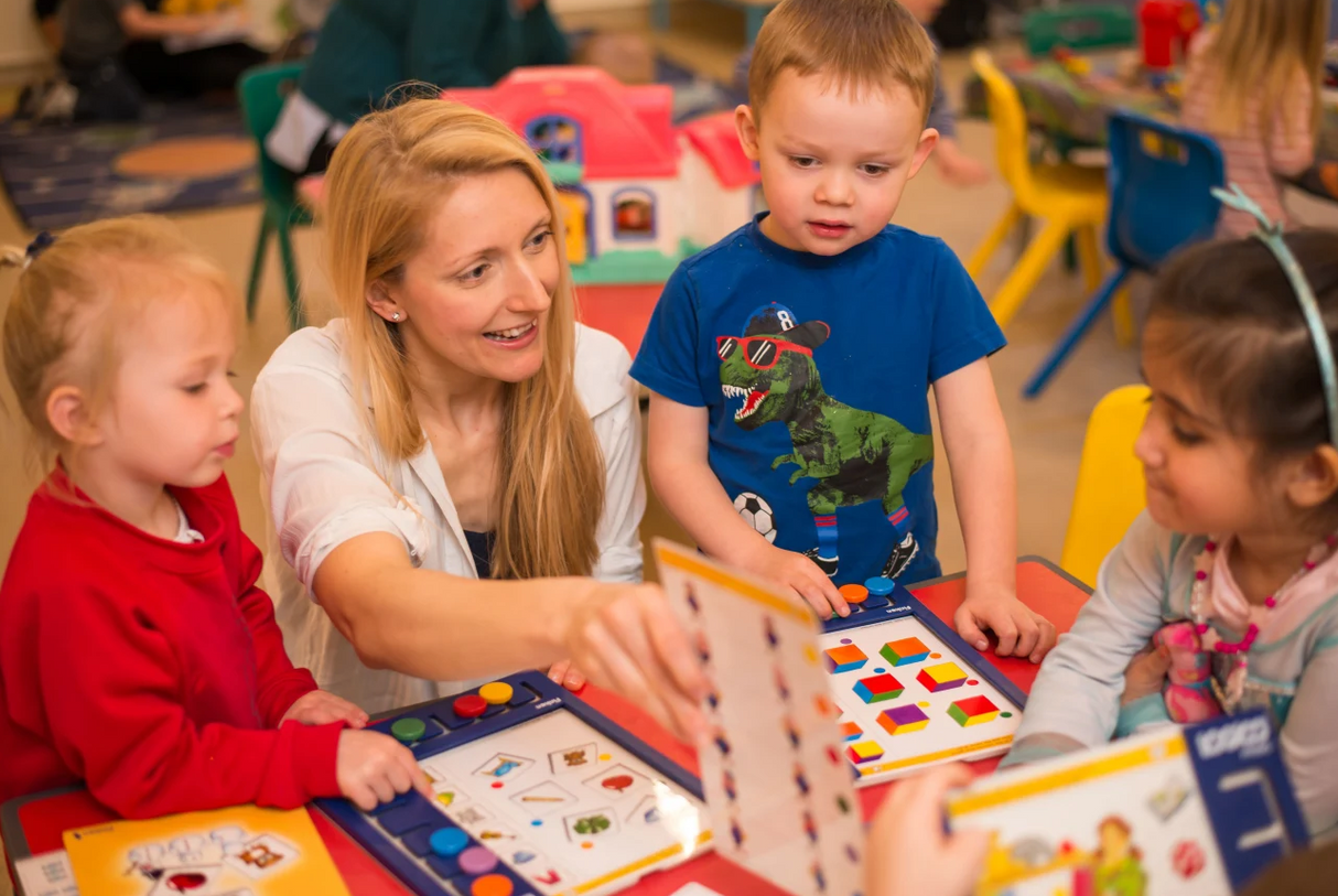 Logico PRIMO First Math With Pictures 16 Double-Sided Self-Correcting Cards (4yrs+)