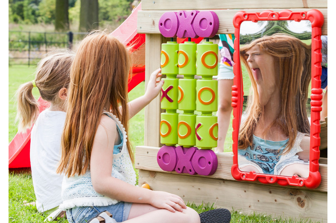 Outdoor Distortion Mirror Green