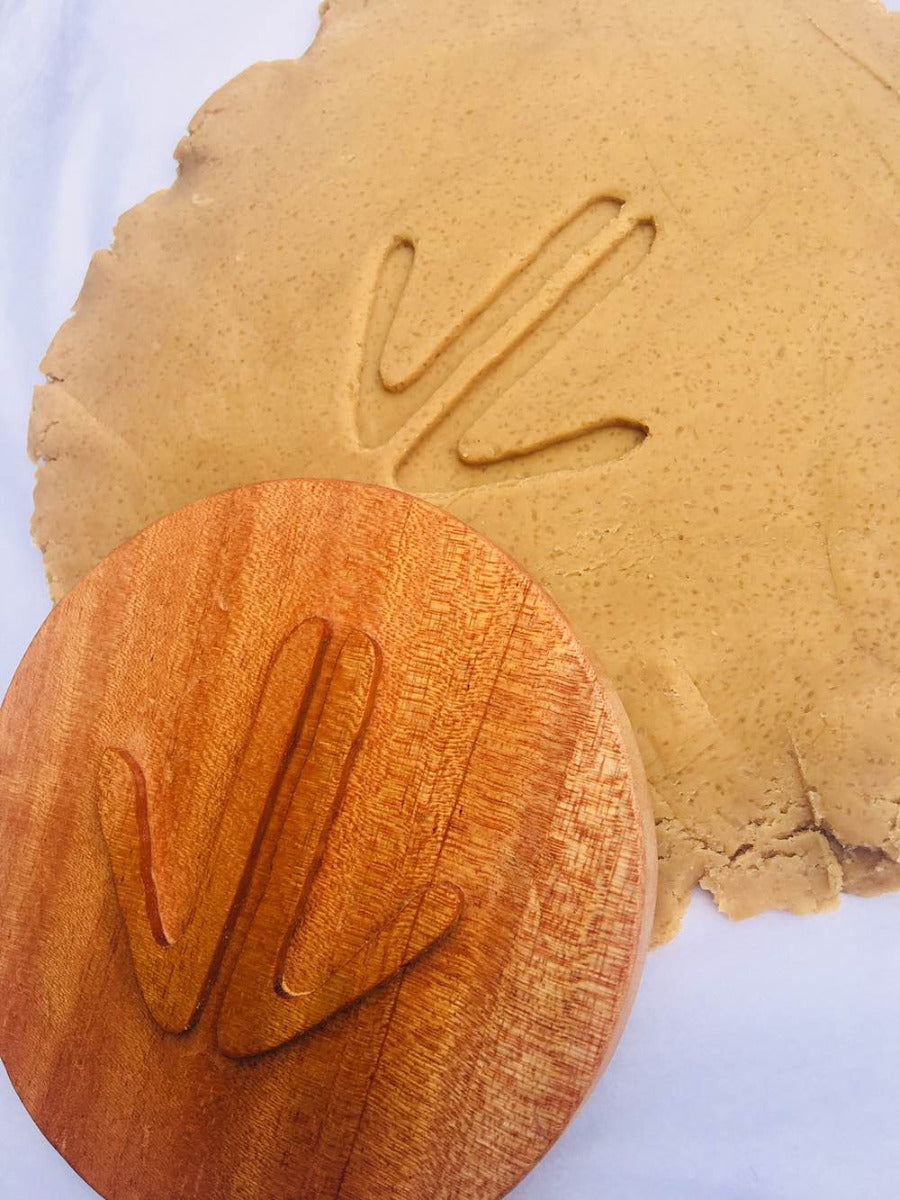 Large Indigenous Tracking Discs in Leather Pouch 5pcs