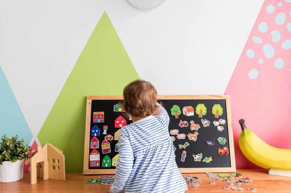 Tell a Story Magnetic Board & Accessories – 75 Piece Storytelling Set