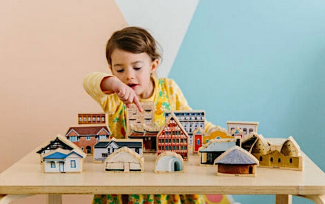 The House I Live In Wooden Playset 17pcs