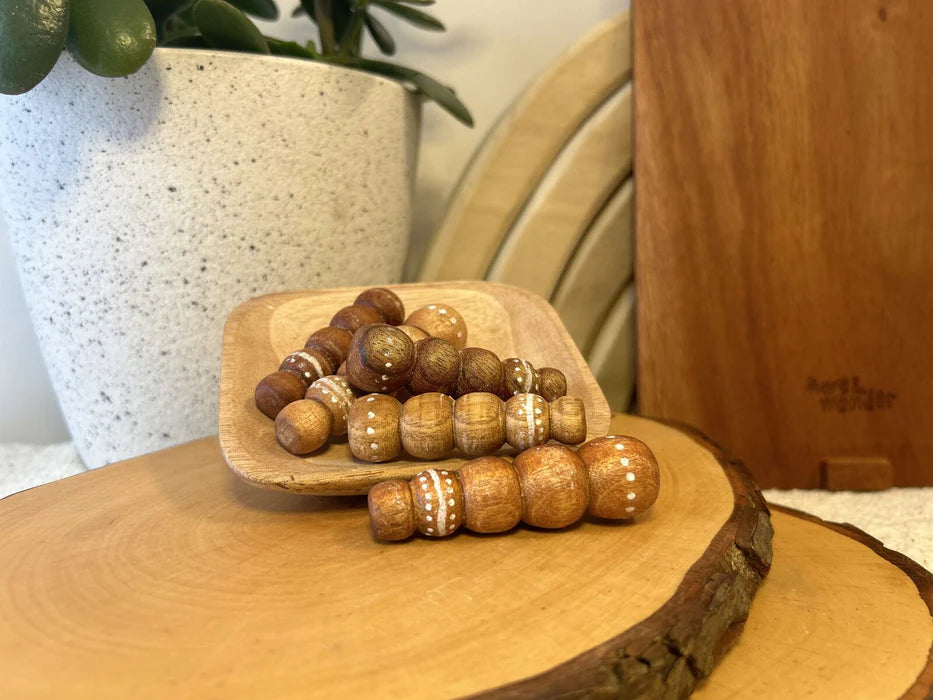 Bardi Grubs with Coolamon Set