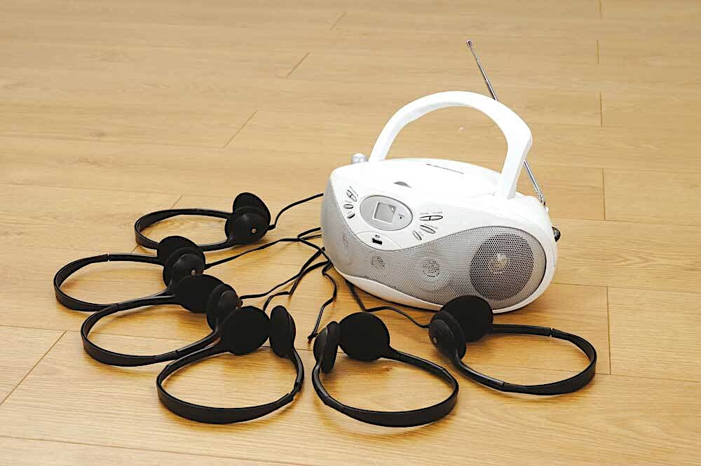 Group Listener CD Player/FM Radio With 6 Headphones