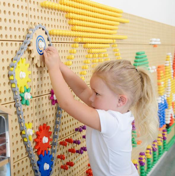 STEM Wall Gears & Chain – 39 Piece Set