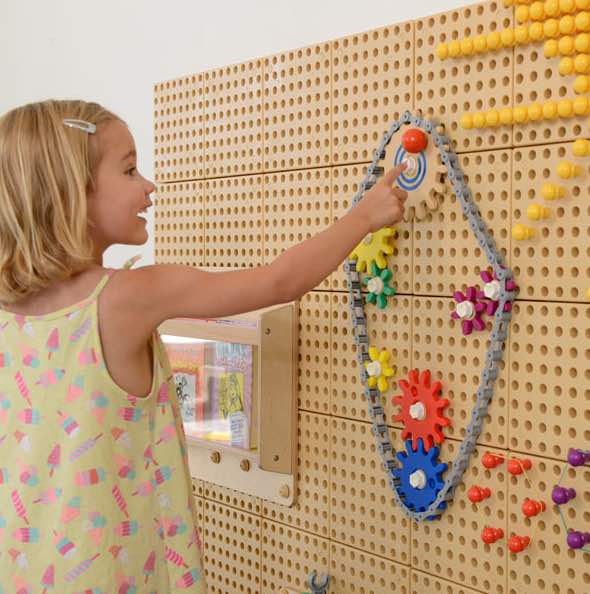 STEM Wall Gears & Chain – 39 Piece Set