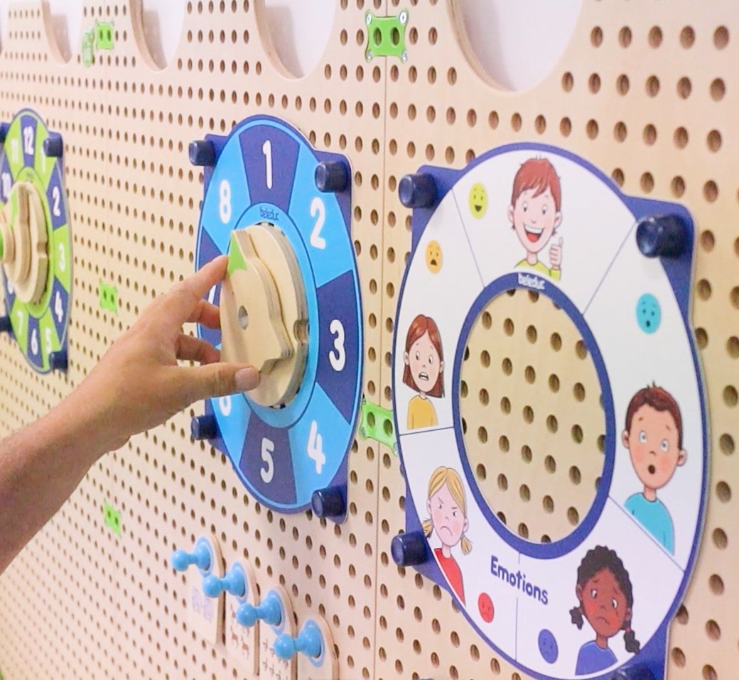 Plug It 5 Games and Accessories Pack